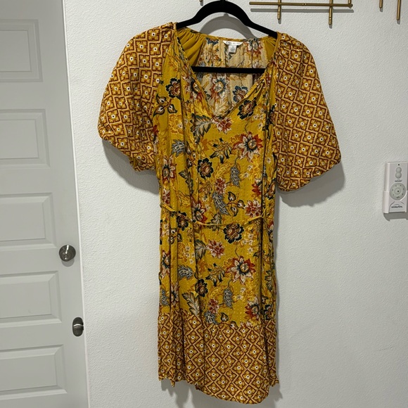 Cato Women’s size small, yellow/ gold dress, flower design - Picture 3 of 4